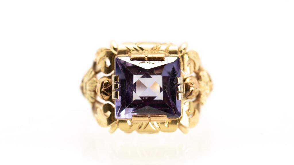 Zlatý prsten s fialovým kamenem - ametyst, vel. 58