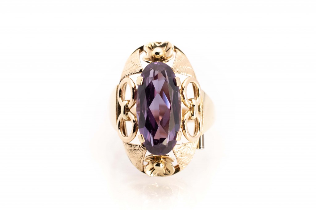 Zlatý prsten s fialovým kamenem, vel. 53