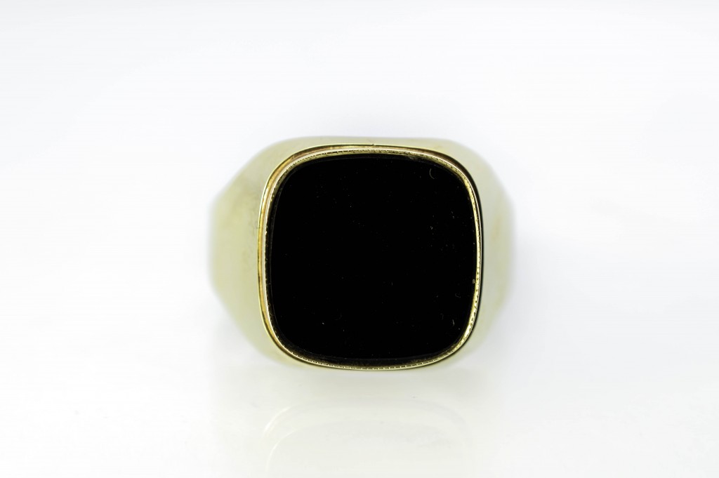 Zlatý pánské prsten s onyxem, vel. 65