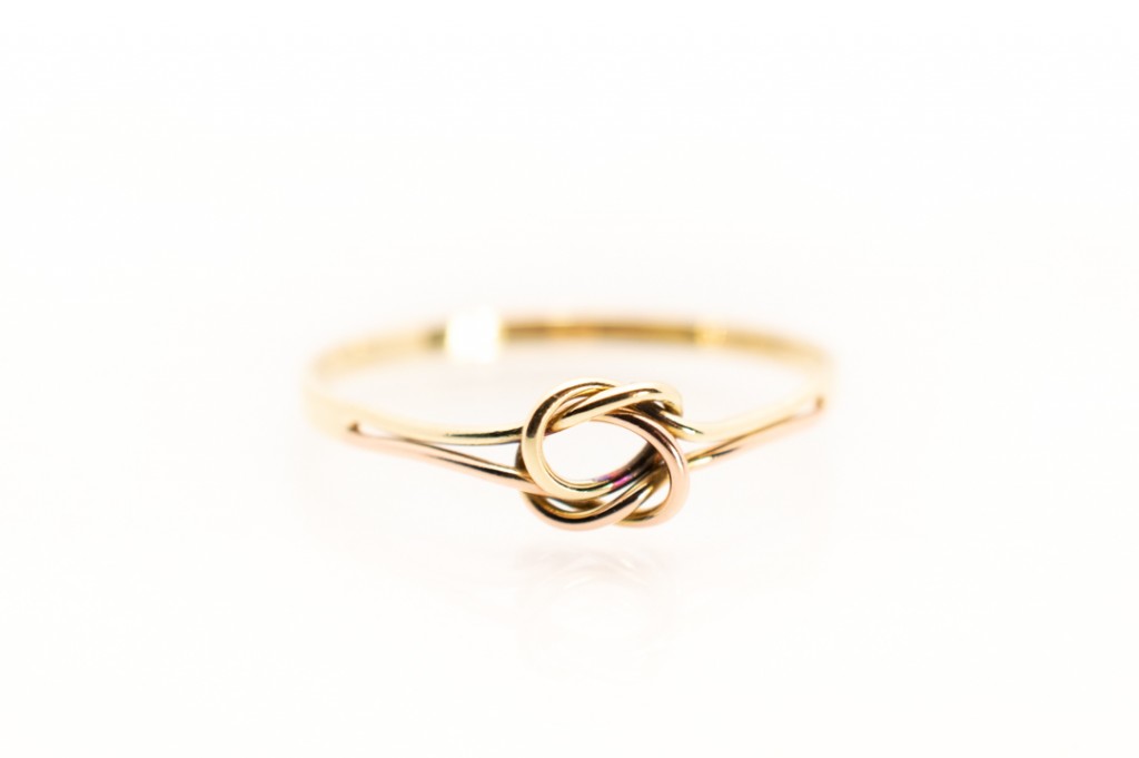 Zlatý prsten, vel. 56