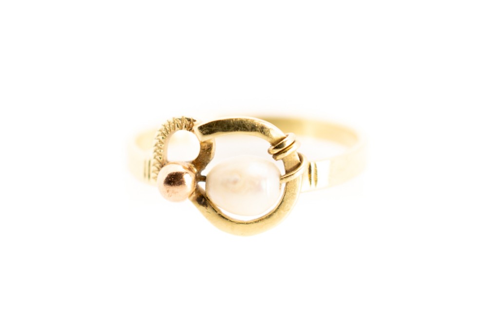 Zlatý prsten s říční perlou, ve. 53