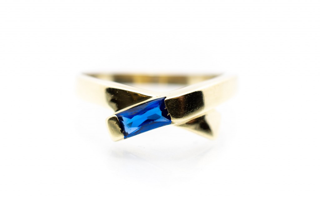 Zlatý prsten s modrým kamenem, vel. 58