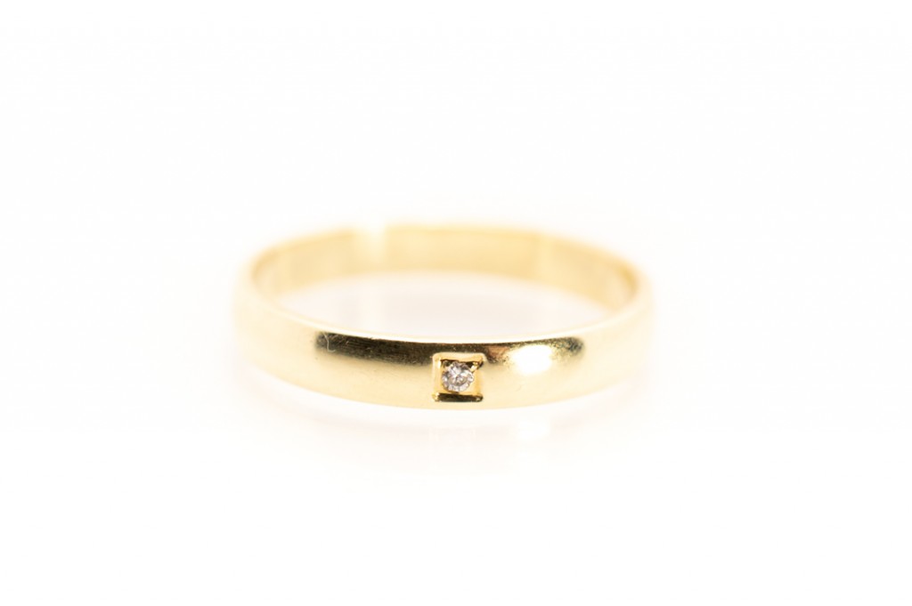 Zlatý prsten s diamantem 0,01 ct, vel. 53