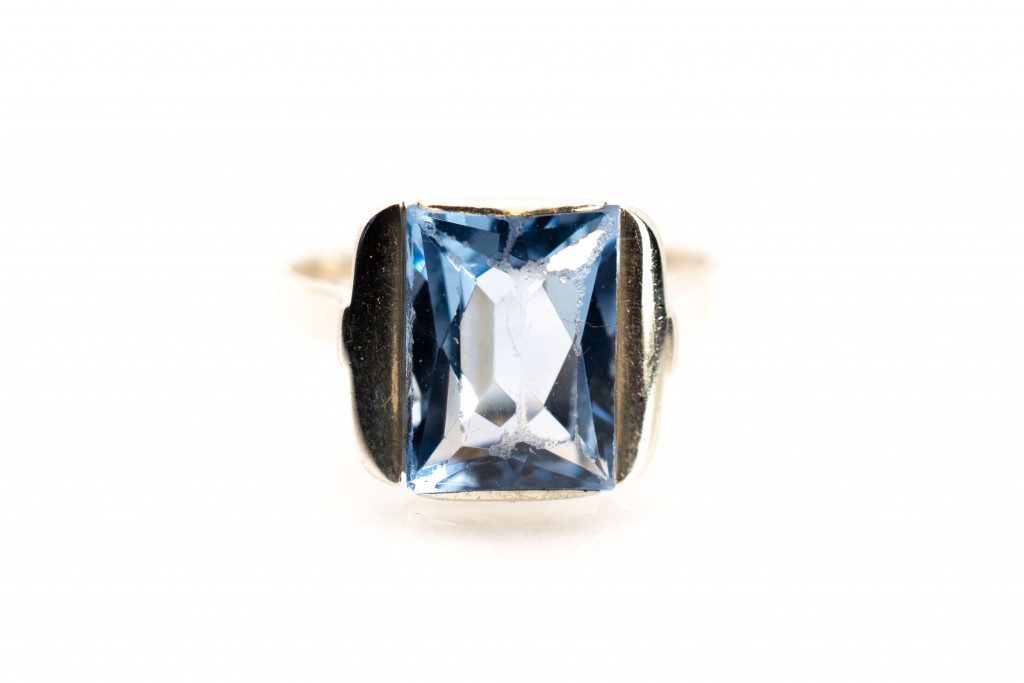 Starožitný  zlatý prsten s modrým kamenem - akvamarín, 1. republika