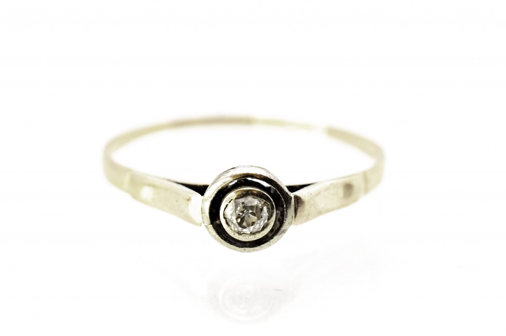 Zlatý prsten s briliantem - 0,1 ct, vel.59