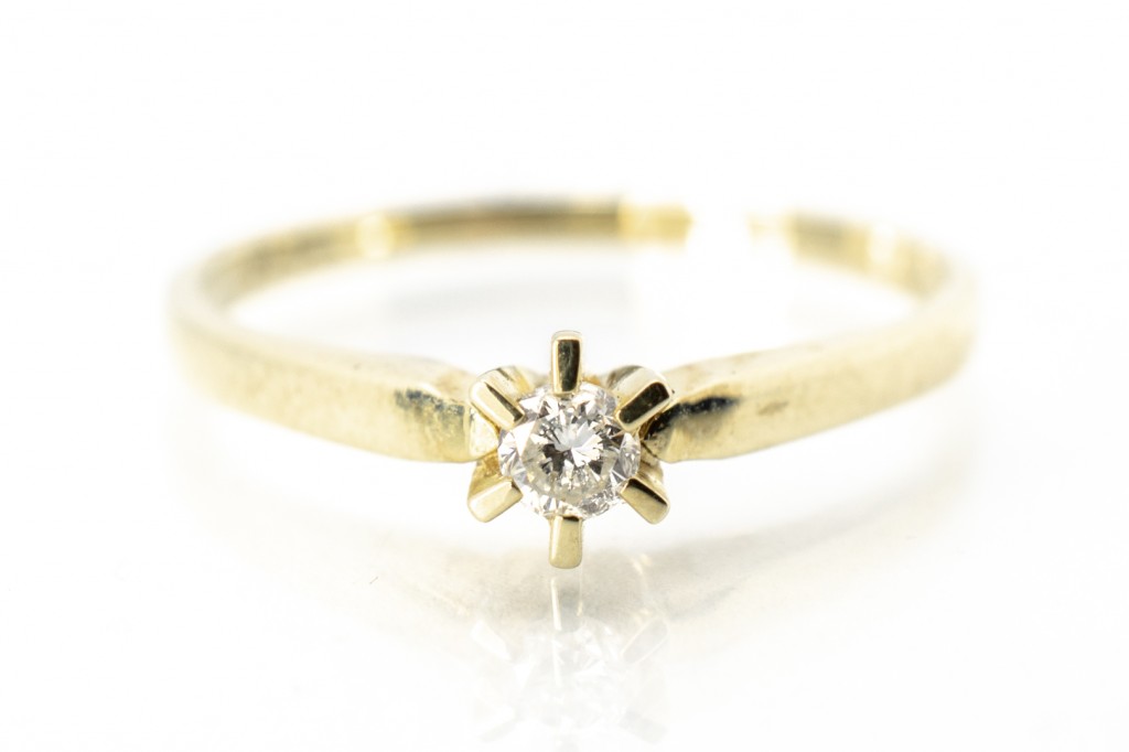 Zlatý prsten s diamantem 0,1 ct, vel. 60