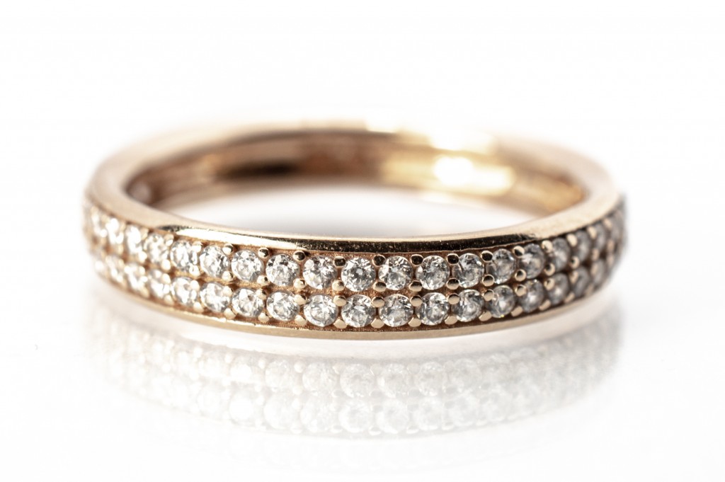 Zlatý prsten s kamínky, vel. 53