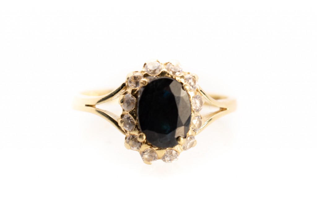 Zlatý prsten s modrým kamenem a zirkony, vel. 57