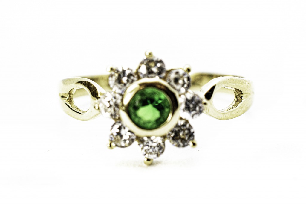 Zlatý prsten se zeleným kamenem a zirkony, vel. 56