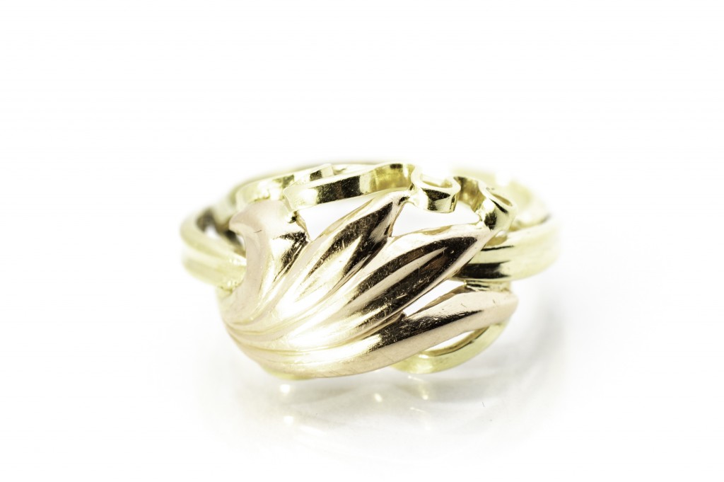 Zlatý prsten s růžovým zlatem, vel. 53