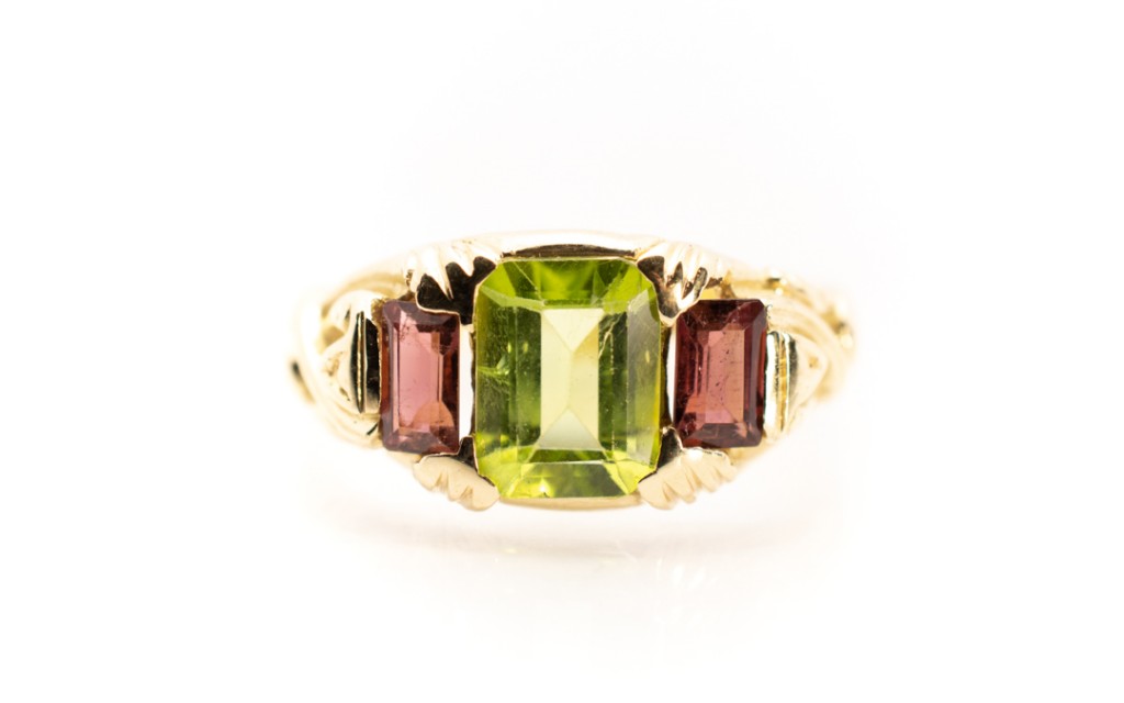 Zlatý prsten se zeleným a fialovými kameny, vel. 56