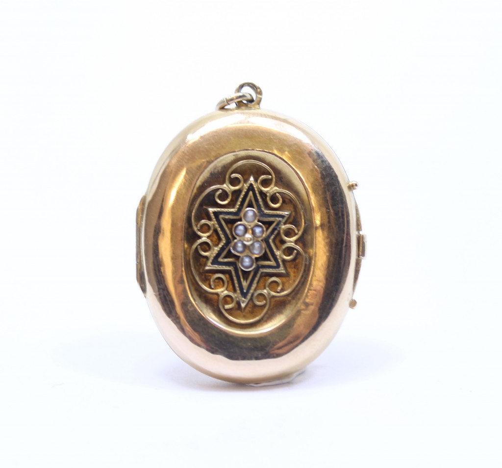 Starožitný zlatý medailon s perličkami