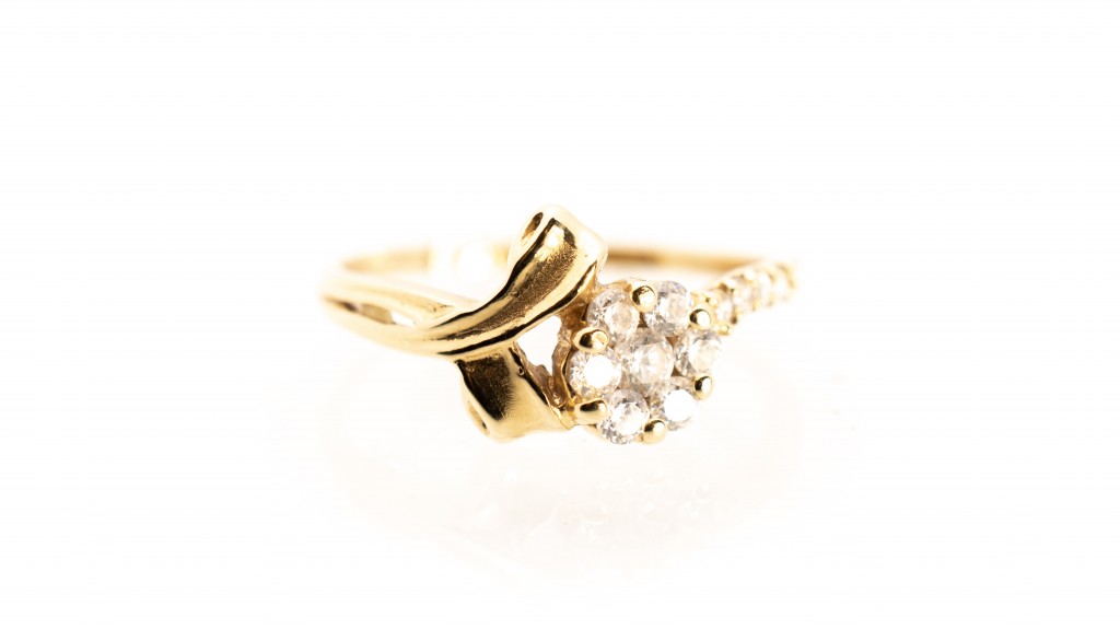 Zlatý prsten se zirkony, vel. 58