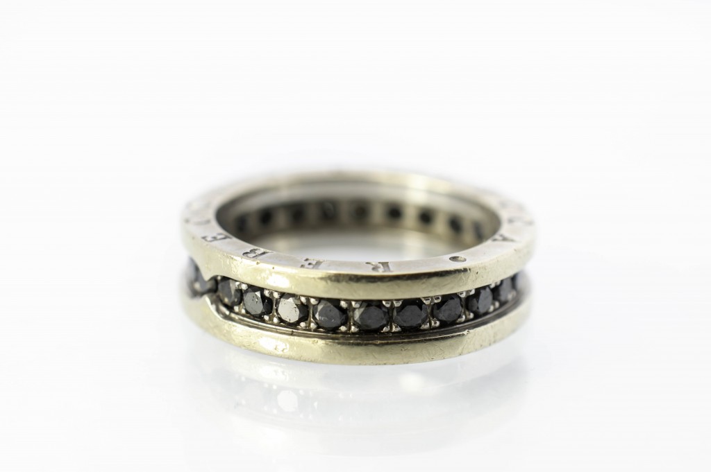 Zlatý pánský prsten,, REBECCA,, s černými kameny, vel. 64