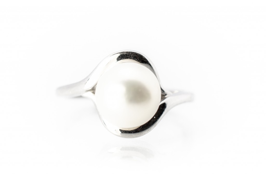 Zlatý prsten s perlou, vel. 51