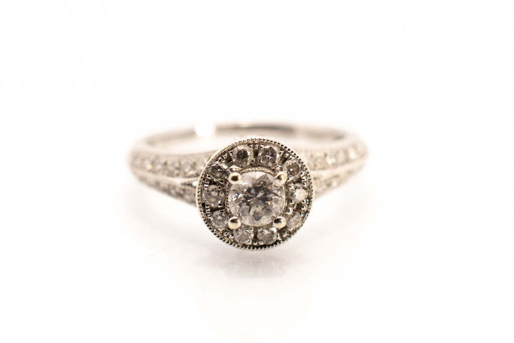 Prsten z bílého zlata s diamanty, vel. 50