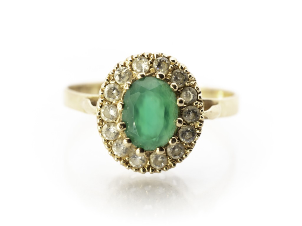 Zlatý prsten se smaragdem, vel. 60