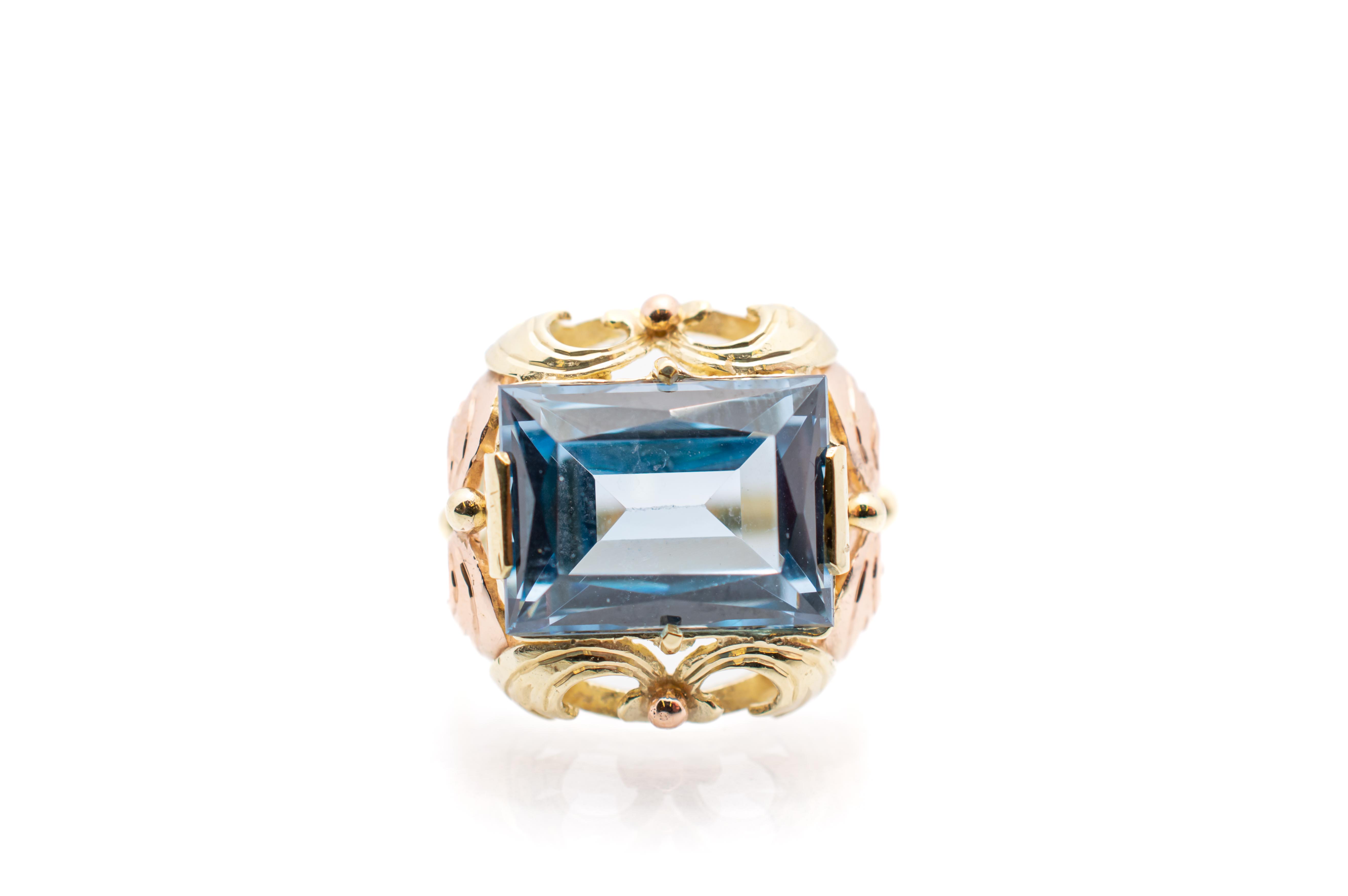 Zlatý prsten s modrým kamenem - topaz, vel. 54