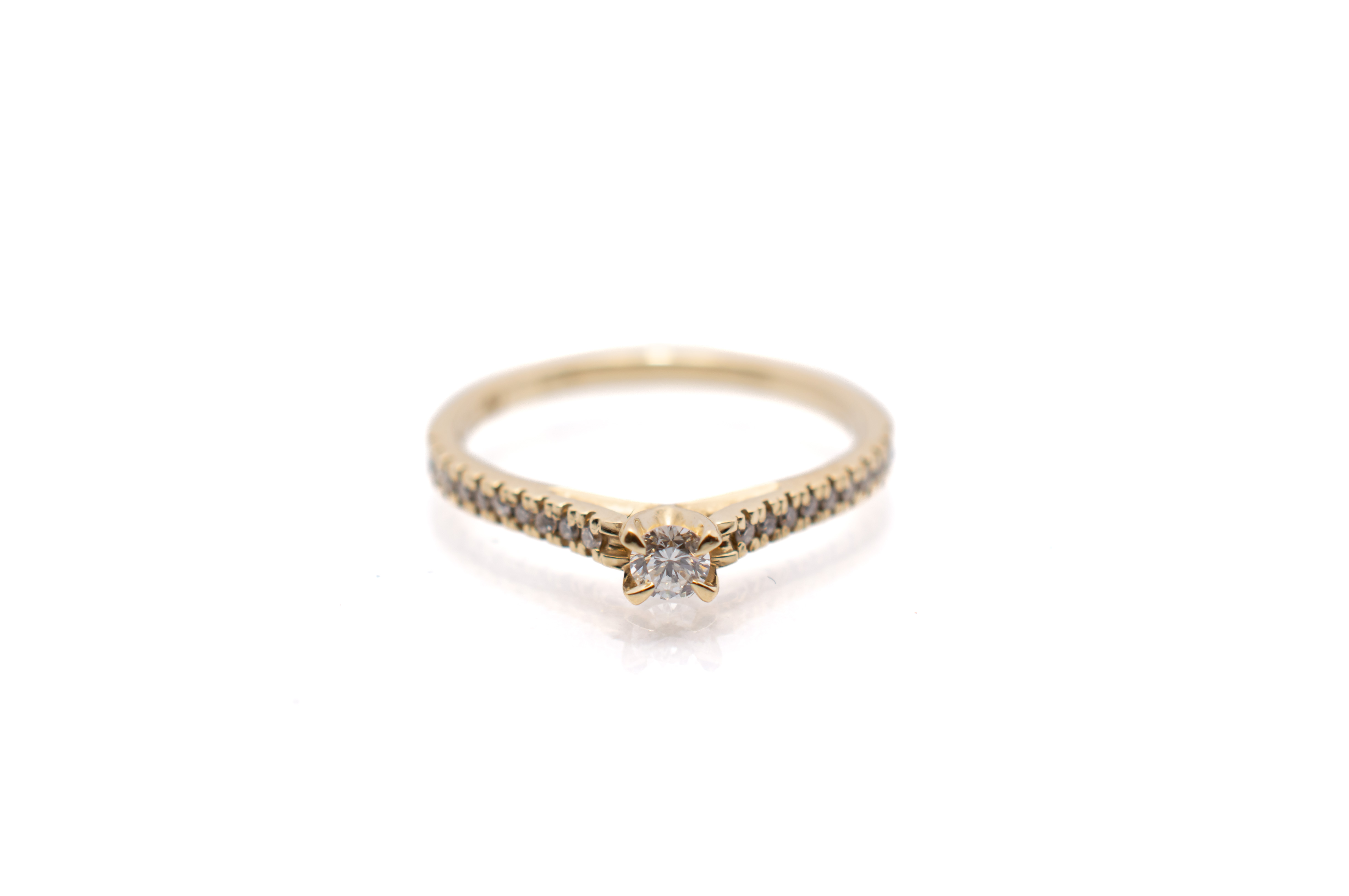 Zlatý prsten s diamantem, vel. 49