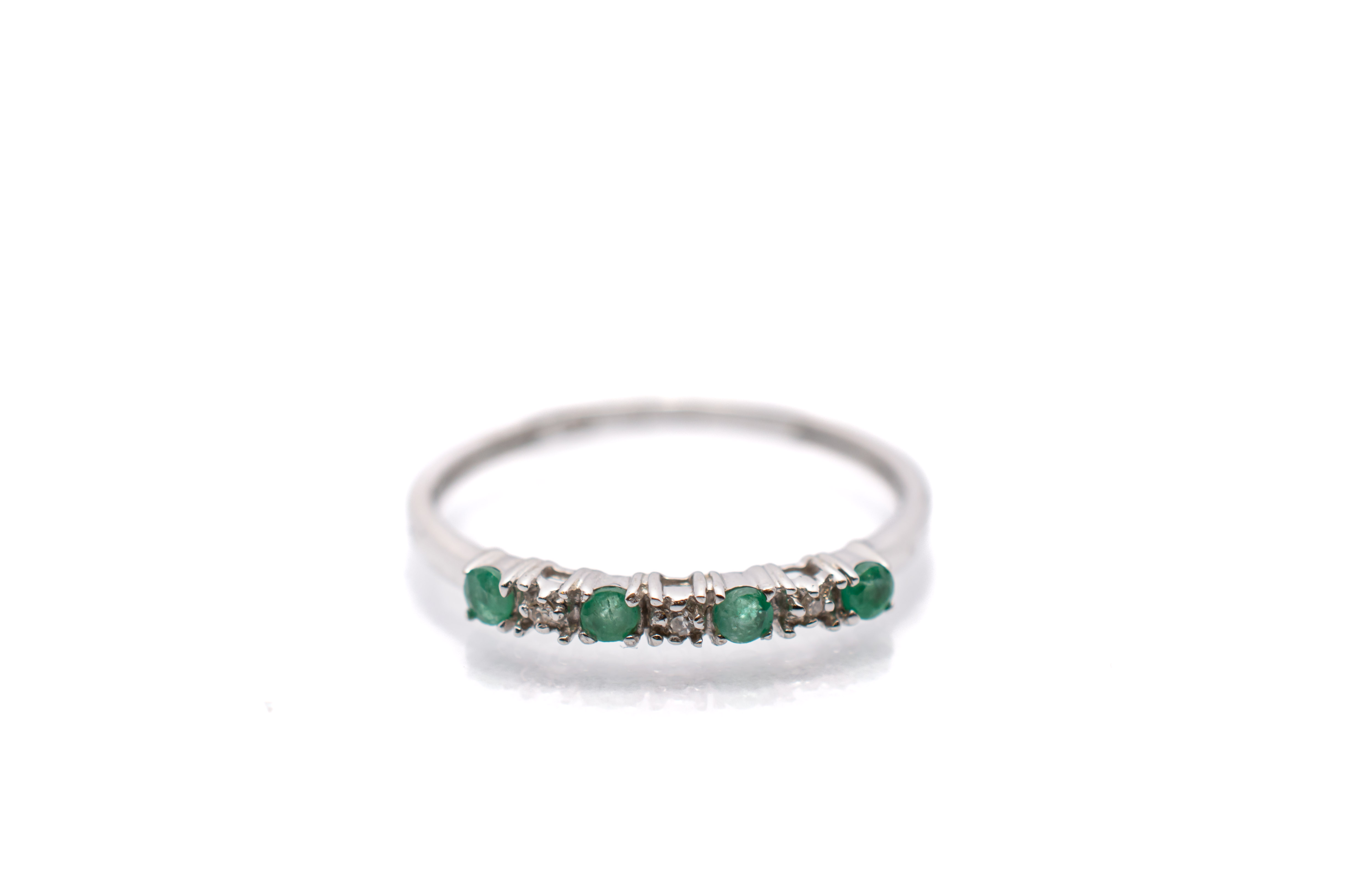 Zlatý prsten s diamanty a zelenými kameny - smaragd, vel. 55