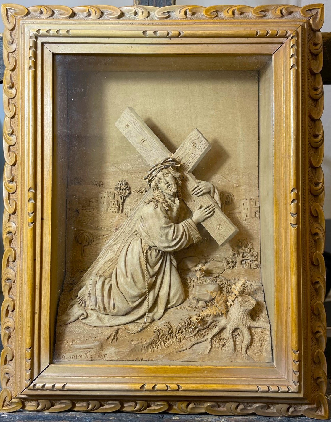 Dřevořezba - Ježíš nesoucí kříž