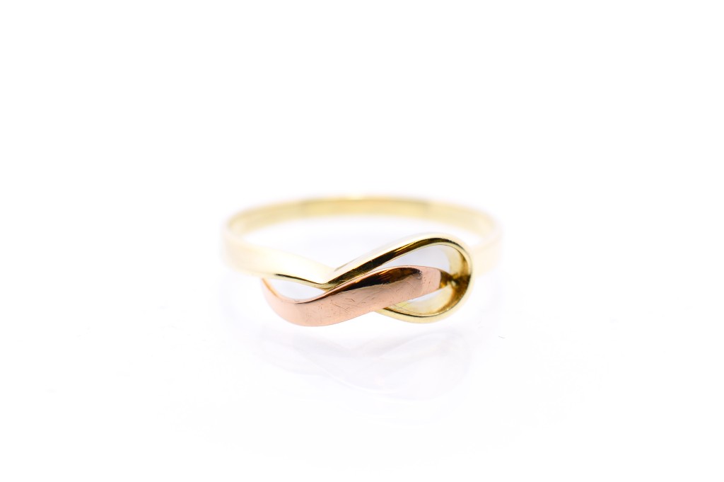 Zlatý prsten, vel. 59