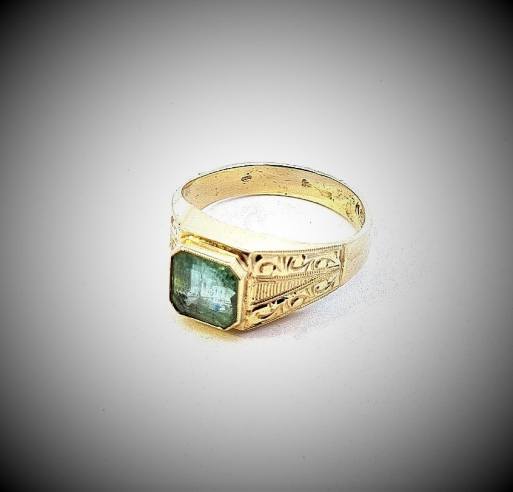 Starožitný zlatý prsten s modrozeleným kamenem, vel. 61