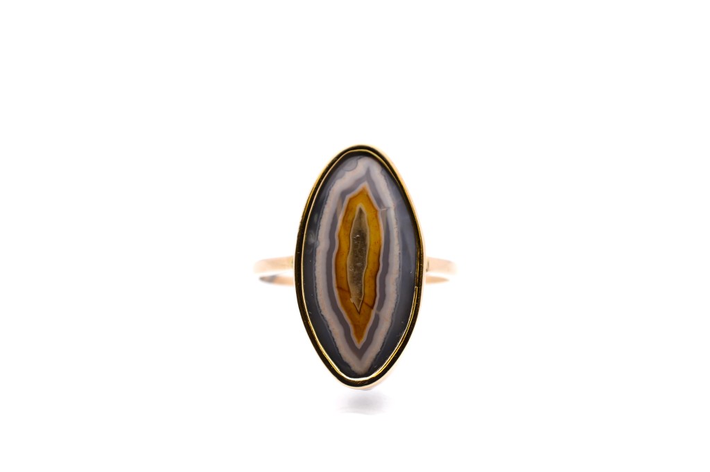 Zlatý prsten s achátem, vel. 66