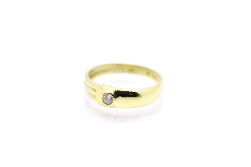 Zlatý prsten s diamantem, vel. 55