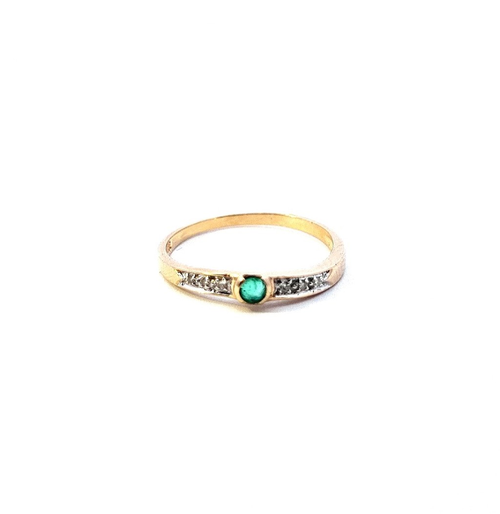 Zlatý prsten se smaragdem a diamanty, vel.54