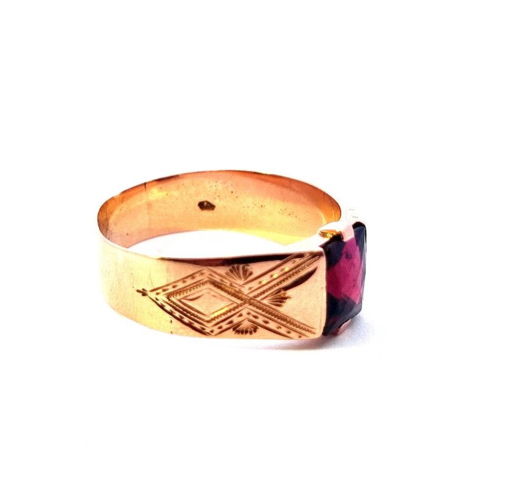 Starožitný pánský zlatý prsten s fialovým kamenem, Rakousko-Uhersko, vel. 65