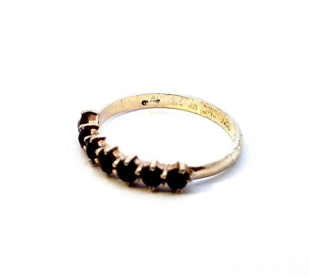 Stříbrný prsten s českými granáty, vel. 58