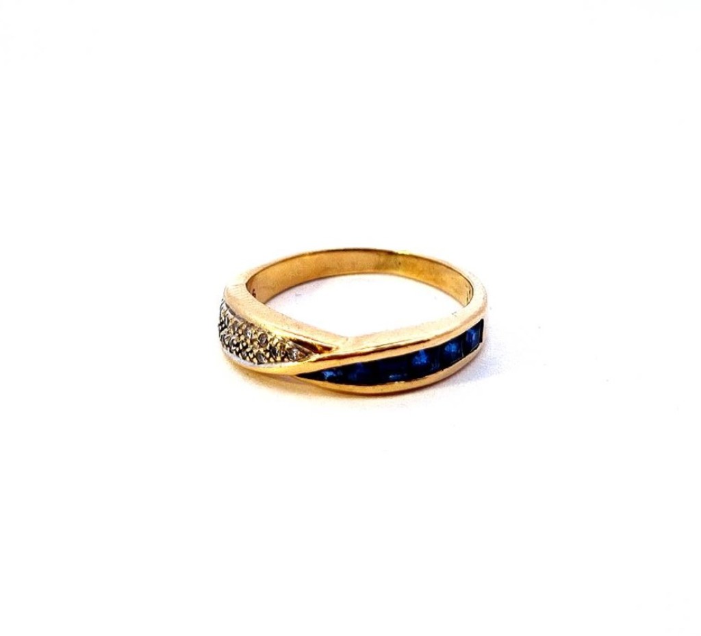 Zlatý prsten se safíry a diamanty, vel. 48