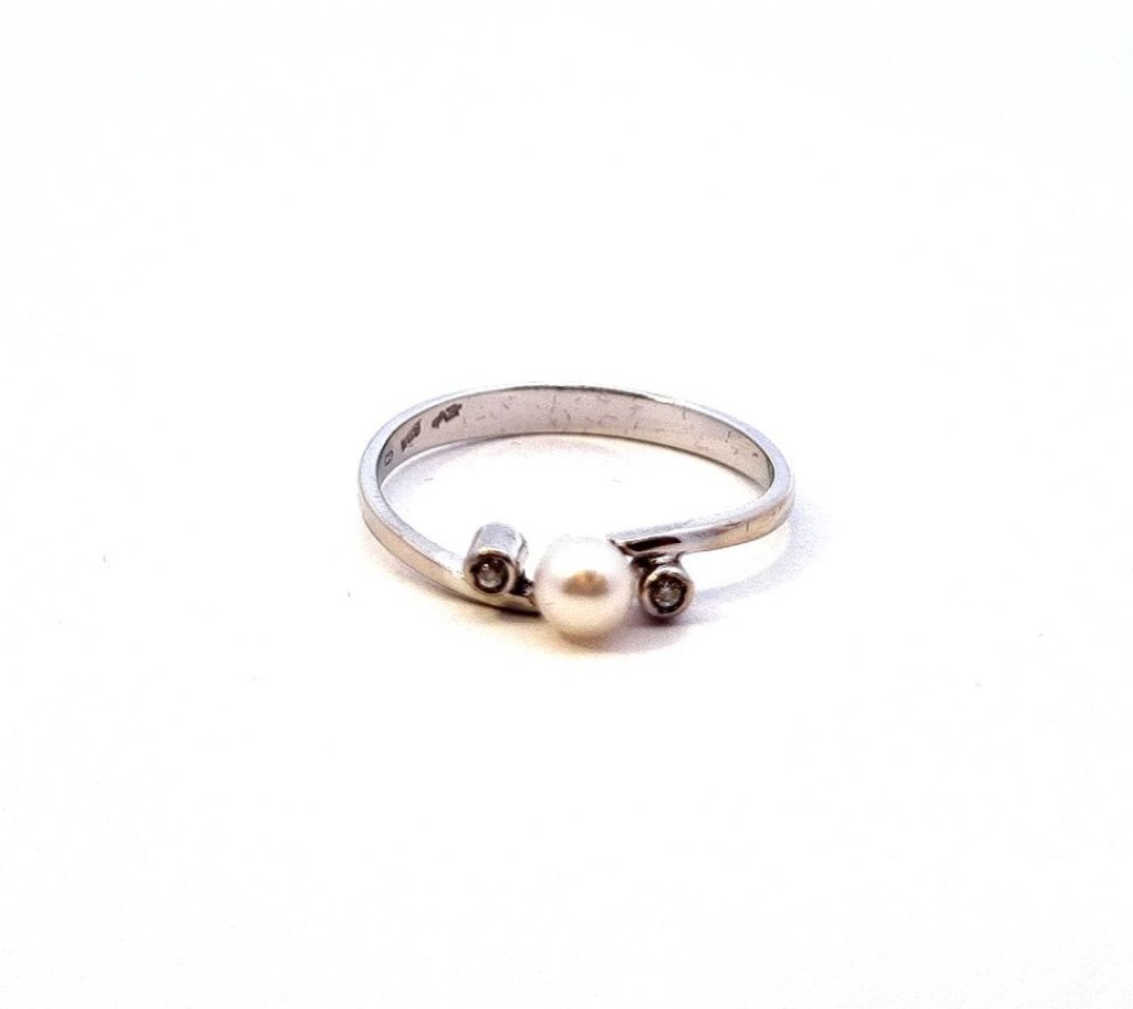 Zlatý prsten s perlou a zirkony, vel. 54