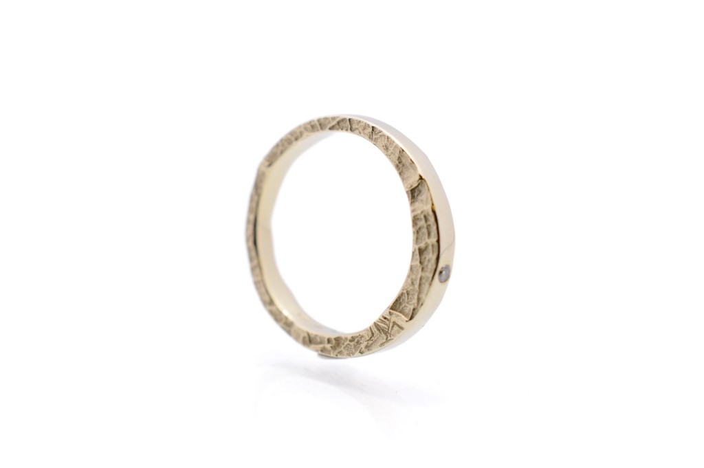 Zlatý prsten s diamantem, Hanuš Lamr, vel. 52