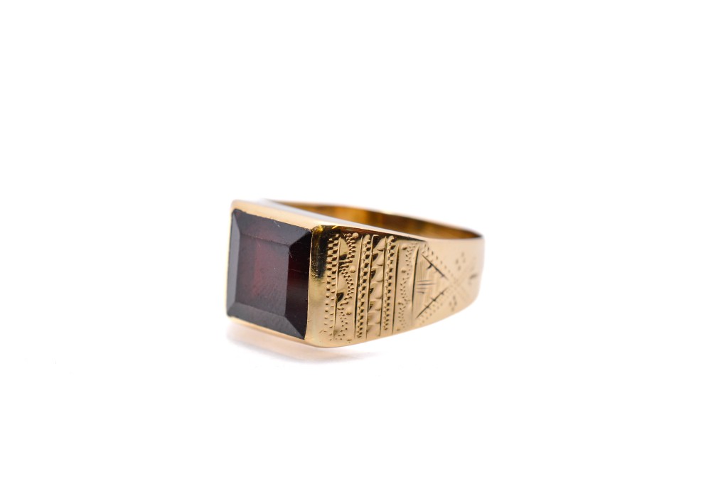 Starožitný zlatý prsten s rubínem, vel. 63,5