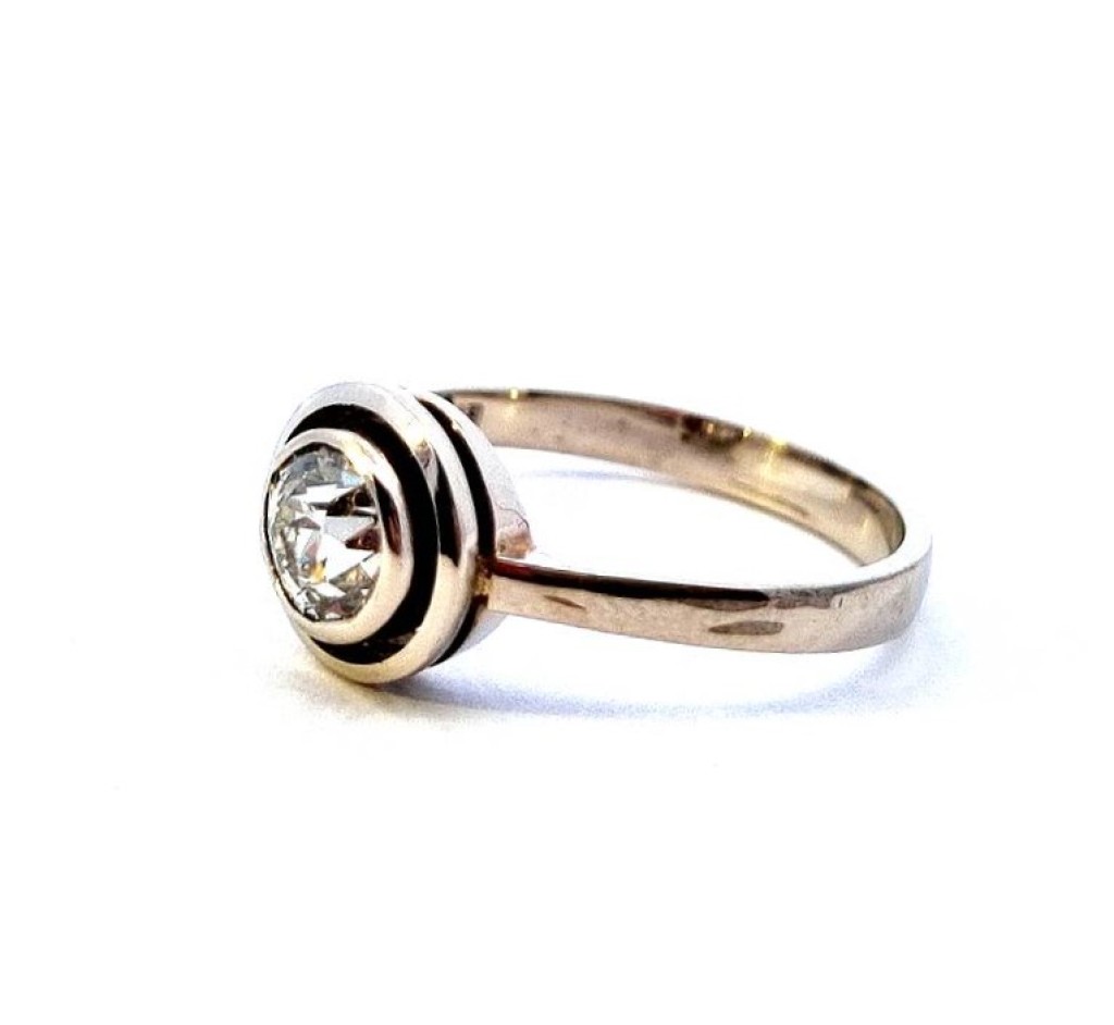 Zlatý prsten s diamantem 0,88 ct, vel. 58,5