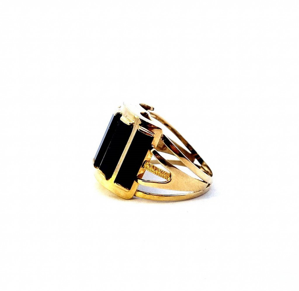 Zlatý prsten s onyxem, vel. 54