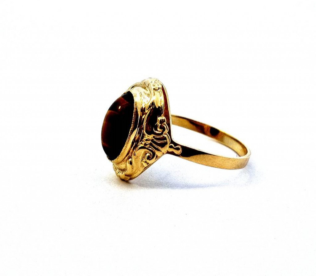 Zlatý prsten s tygřím okem, vel. 62