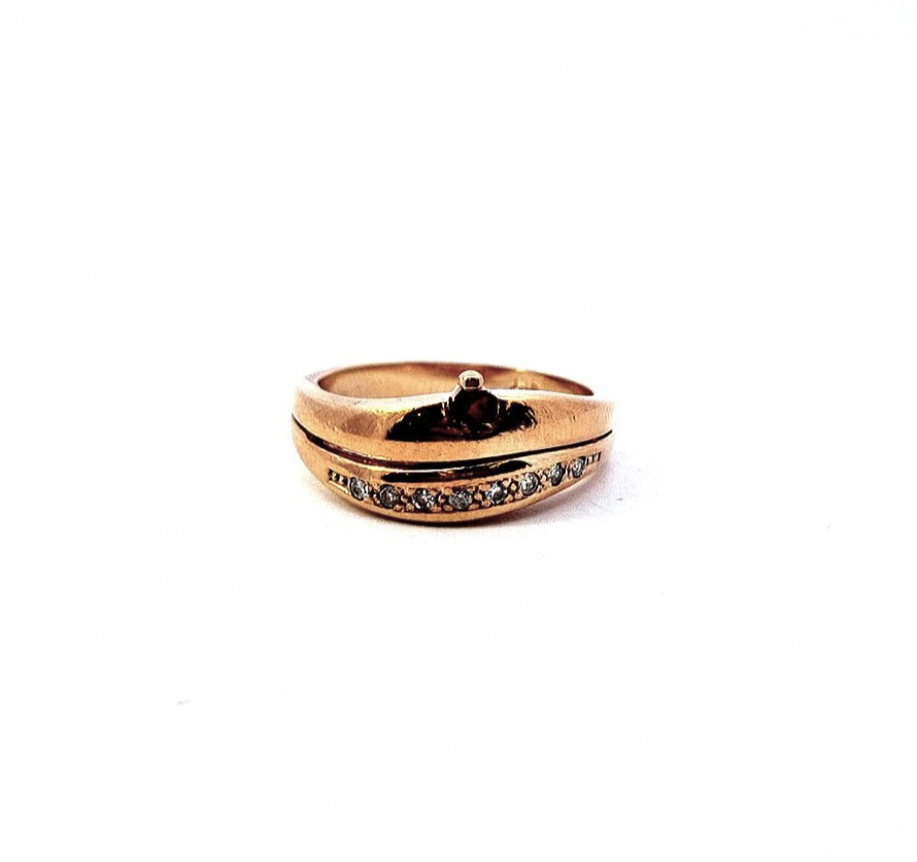 Zlatý prsten s rubínem a diamanty, vel. 52