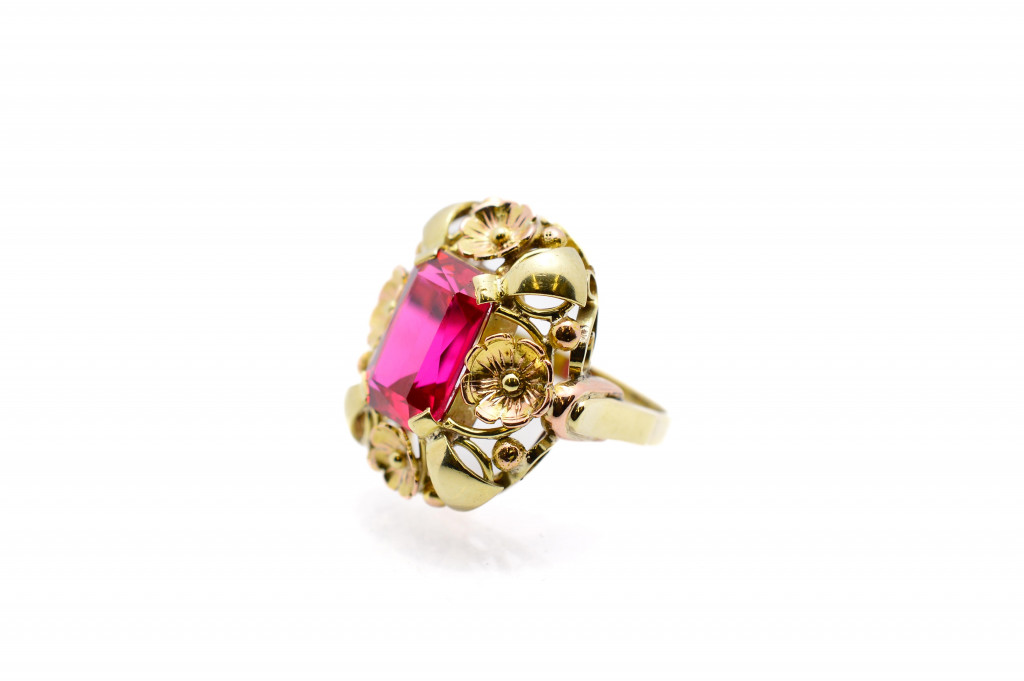 Starožitný zlatý prsten s rubínem, vel. 52