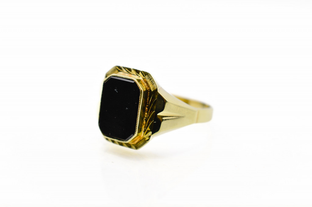 Zlatý pánský prsten s onyxem, Vel. 64