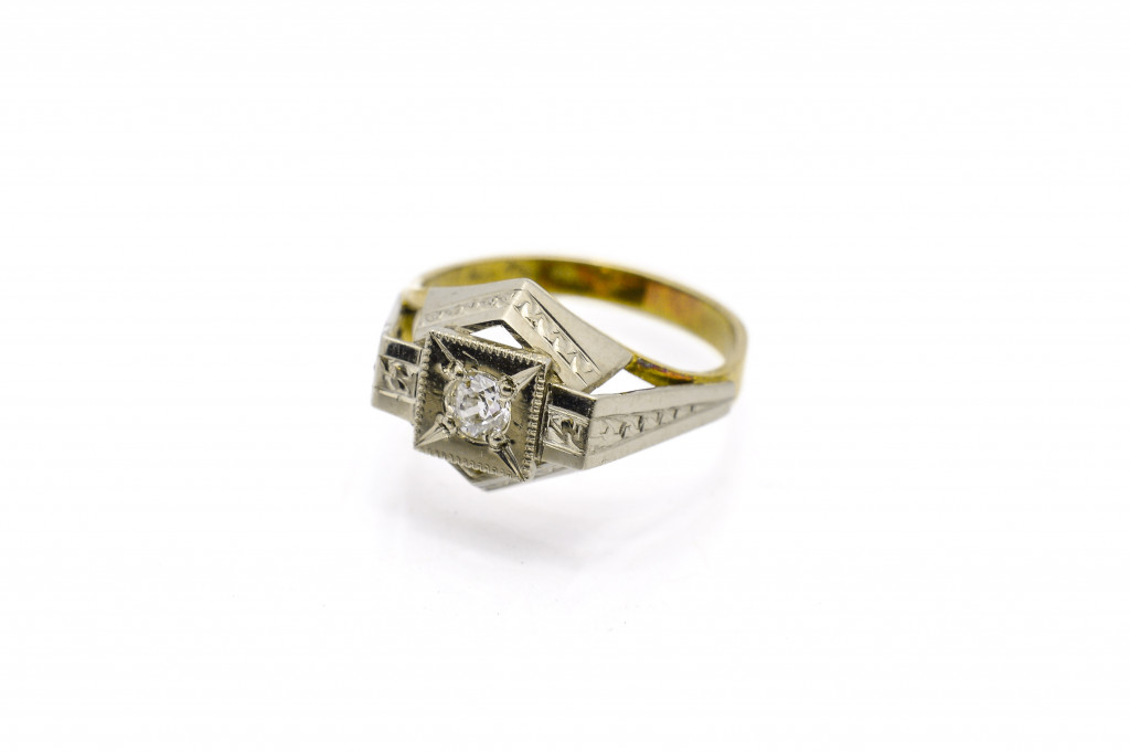 Zlatý prsten s diamantem, vel. 57