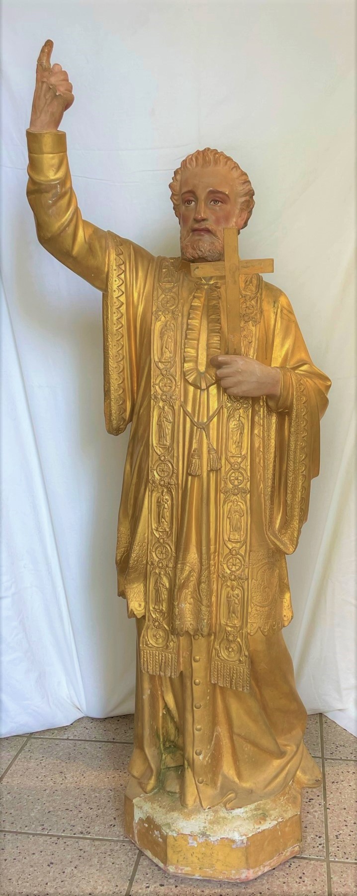 Keramická socha církevního služebníka 131 cm