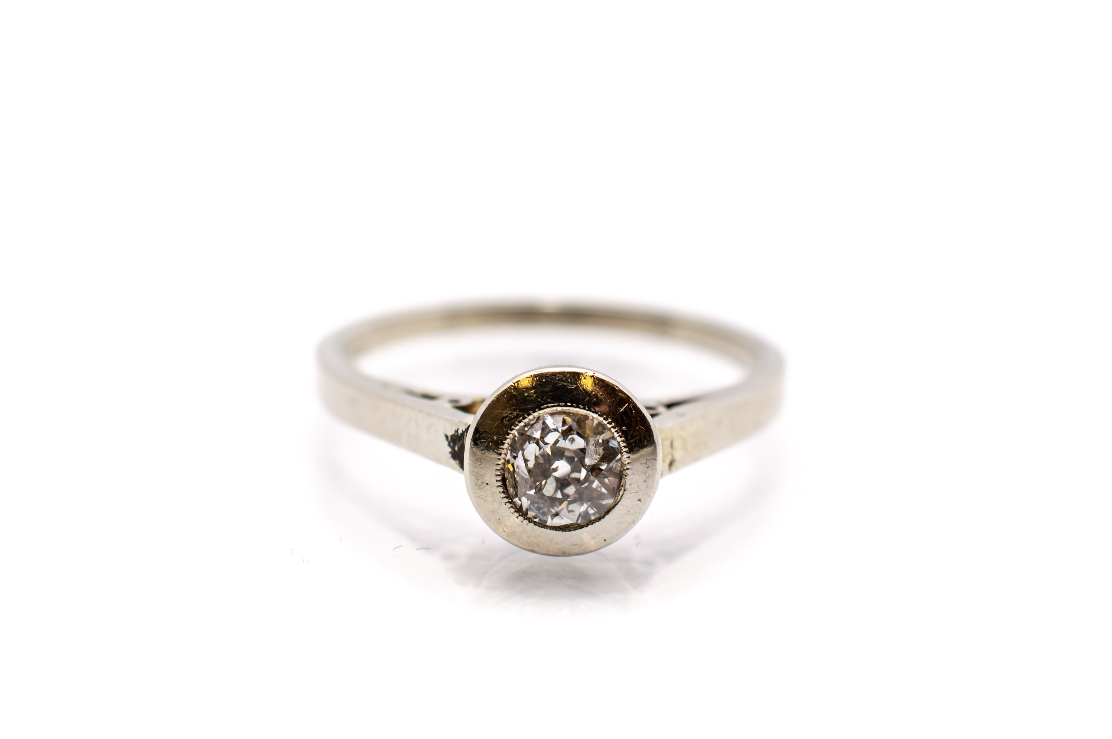 Art deco prsten z bílého zlata s diamantem - solitér, 1. republika, vel. 54