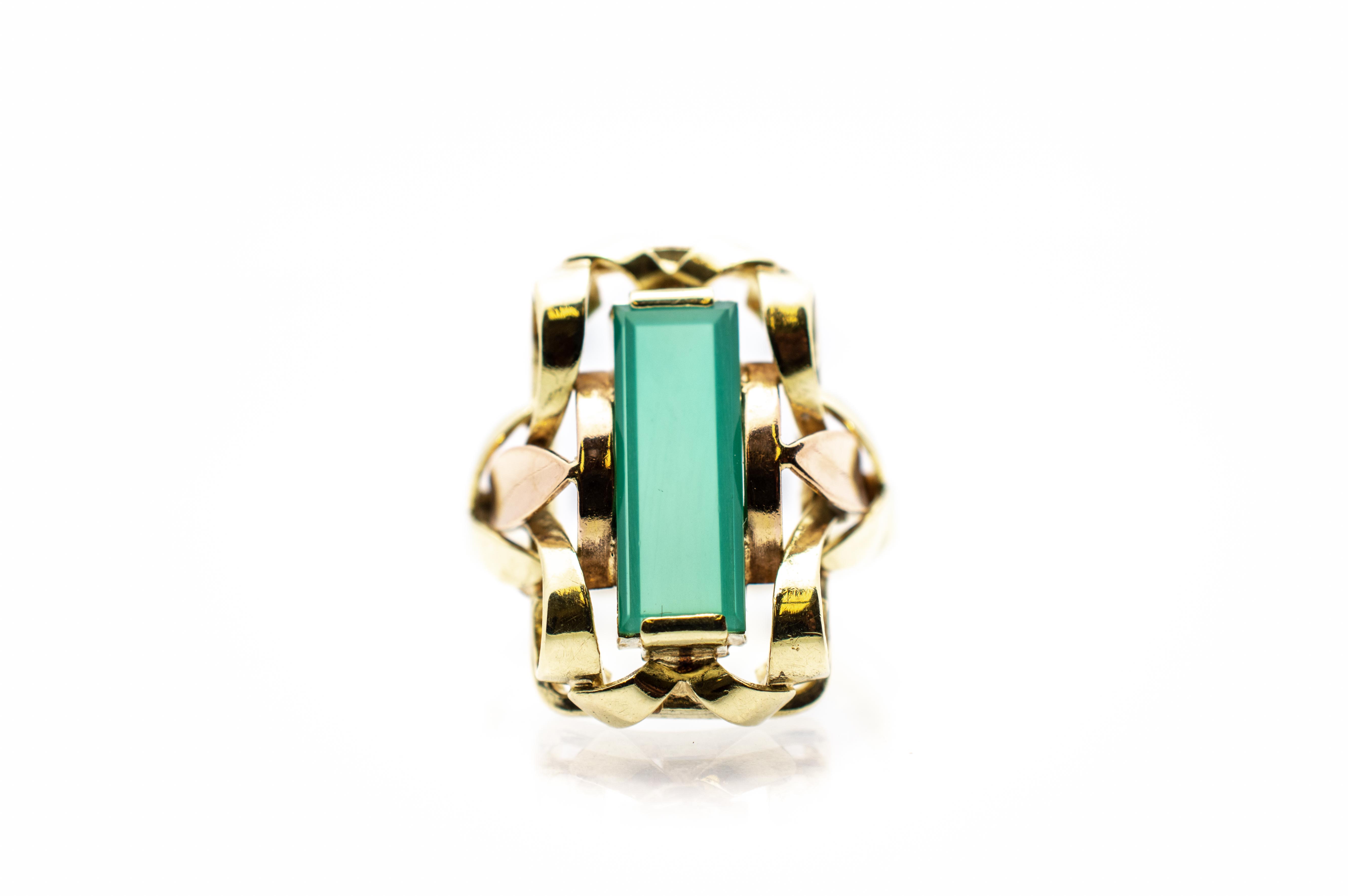Zlatý prsten se zeleným kamenem - chryzopras, vel. 56