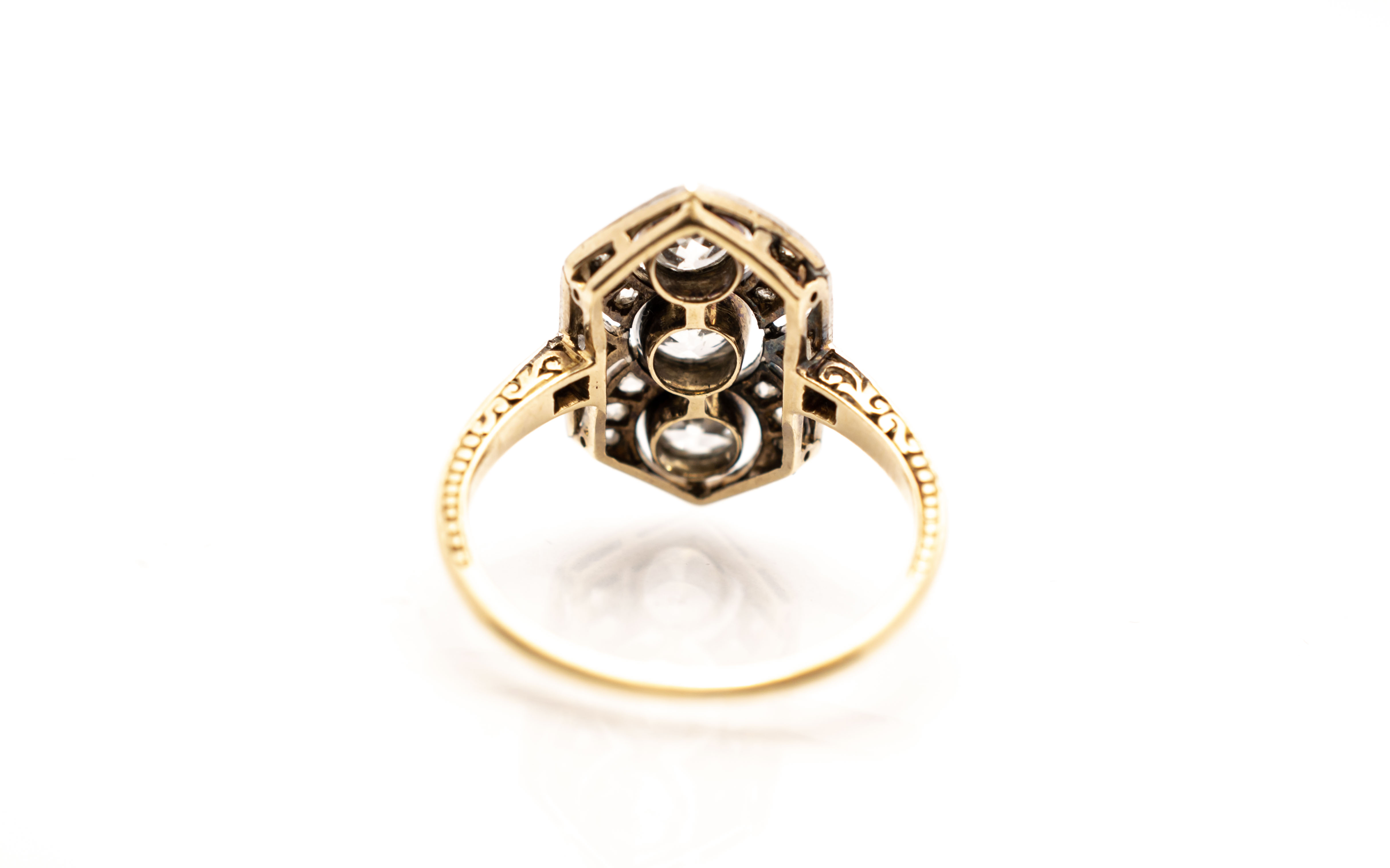 Zlatý prsten s diamanty Art deco, vel. 53