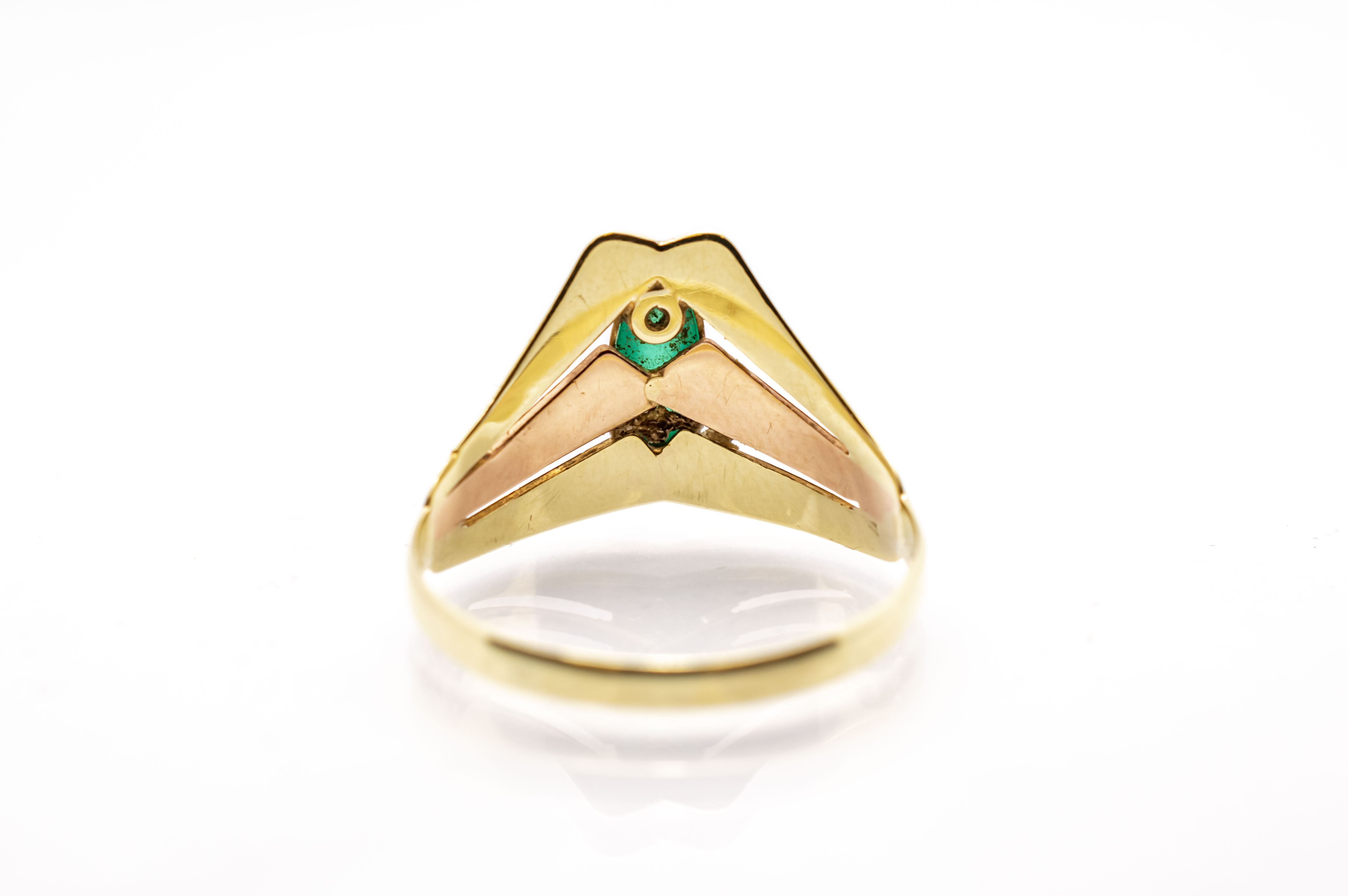 Zlatý prsten se zeleným kamenem, vel. 60