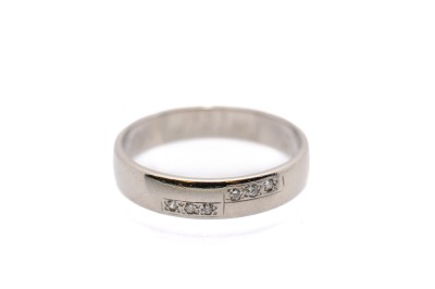 Prsten z bílého zlata s diamanty, vel. 53