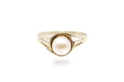 Zlatý prsten s perlou, vel. 64
